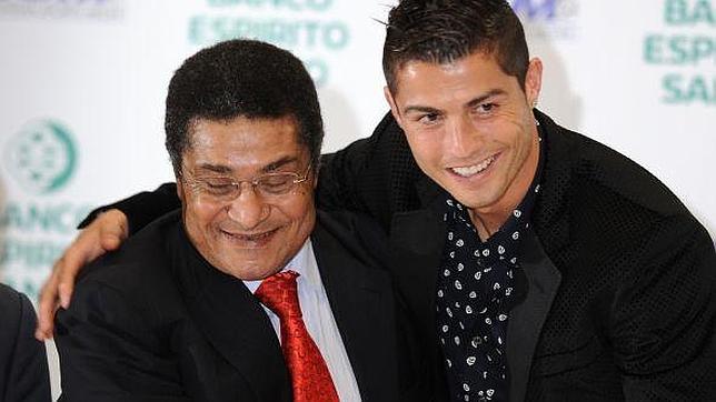 Cristiano Ronaldo: «Eusebio siempre estará en la cima»