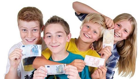 Los adolescentes españoles gestionan  8.000 millones de euros al año sin nociones de educación financiera