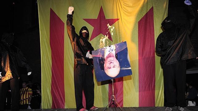 La Audiencia Nacional investigará la quema de fotos del Rey durante la Diada