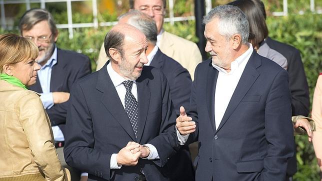 Griñan, sobre las primarias: «Primero tenemos las europeas, después ya veremos»