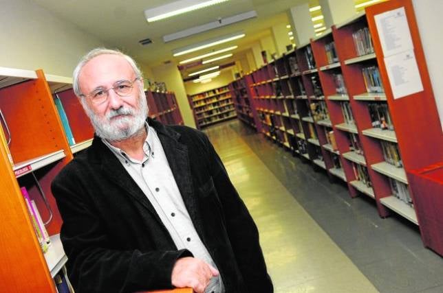 «La biblioteca debe ser una alternativa al botellón»