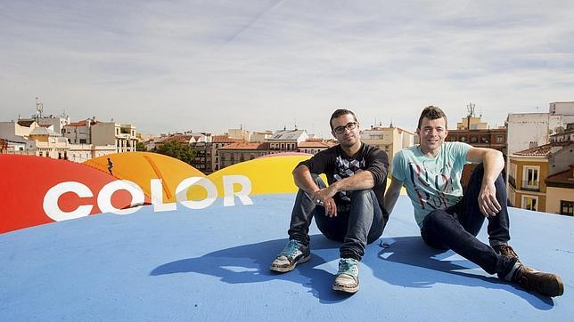 El colectivo Boamistura empapa de pintura el mercado de la Cebada de Madrid