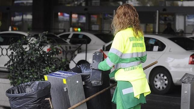 Botella: «Los madrileños se han acostumbrado a un nivel muy alto de limpieza»