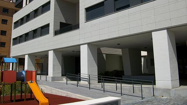 Fachada del nuevo edifico de Leganés donde se venden pisos de 1, 2 y 3 dormitorios desde 152.000 euros