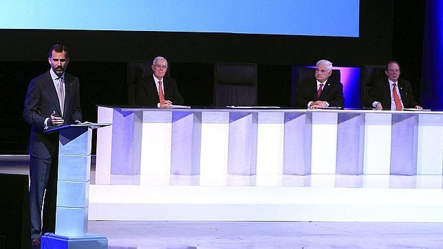 El Príncipe ensalza el libro como nexo de unión entre España y el Nuevo Mundo