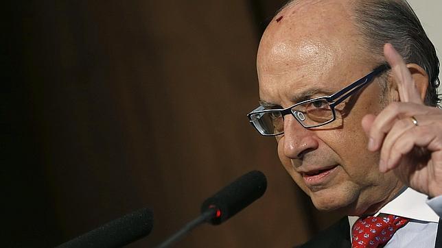 El Gobierno devolverá los moscosos a los funcionarios y mejorará sus «condiciones»