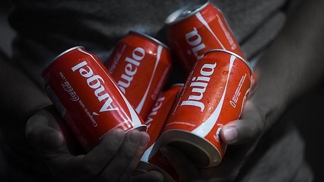 ¿Cómo conseguir la lata de Coca Cola con mi nombre?