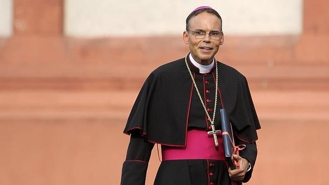 El Papa suspende al obispo derrochador alemán