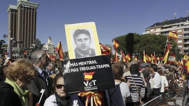Ángeles Pedraza: «Tenemos derecho a ganar, a proclamarnos vencedores de la lucha de la democracia española contra el terror»