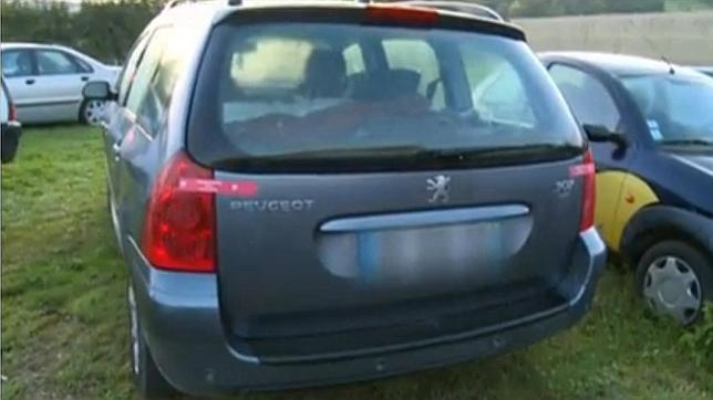 Detenida una pareja en Francia por encerrar a su bebé en el maletero durante 15 meses