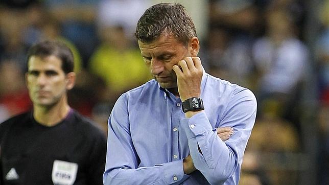 Djukic sigue... por el momento