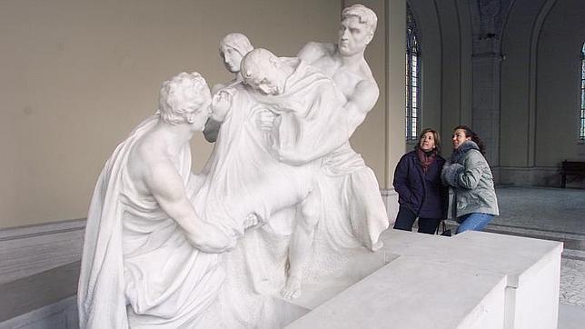 Monumento funerario a José Canalejas en el Panteón de los Hombres Ilustres de Madrid