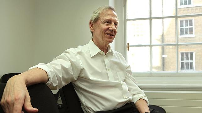 Anthony Giddens: «Ya no hay utopías a la vuelta de la esquina»