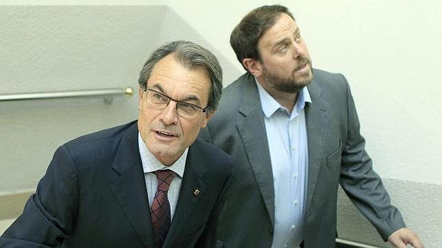 Mas y Junqueras quieren copiar el voto electrónico de Québec y Ontario