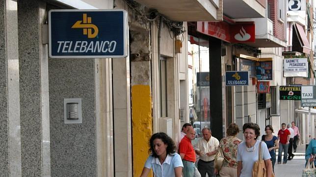 La crisis y la desconfianza en la banca hizo más conservador al ahorrador español