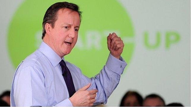 De nuevo, Cameron: su camisa es demasiado ancha