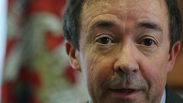 Carrillo, el rector de la Complutense, al servicio del PSOE para «derrotar a la derecha»