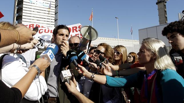 Asociaciones, sindicatos y trabajadores se unen por una RTVV «aún posible»