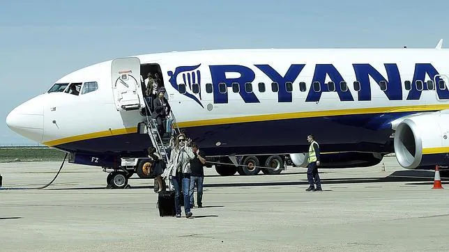 Un avión de Ryanair aterriza de emergencia en el aeropuerto de Sevilla