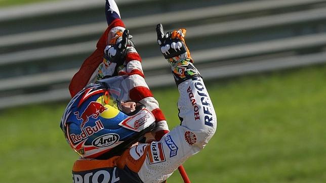 Batallas en la última curva que decidieron el título de MotoGP