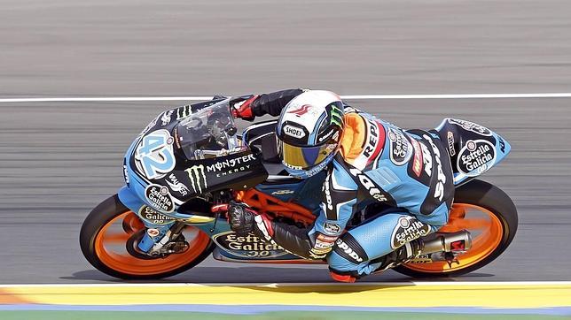Álex Rins, con la pole, gana centímetros hacia el título de Moto3