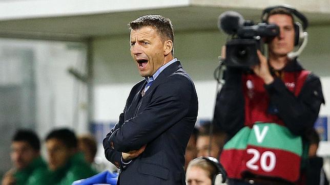 Djukic: «Si no tienes huevos no puedes jugar o entrenar en Mestalla»
