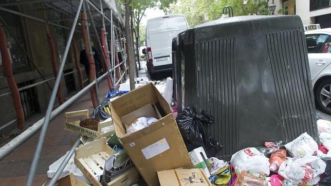 Huelga de limpieza: Botella pone más policías para que vigilen los servicios mínimos