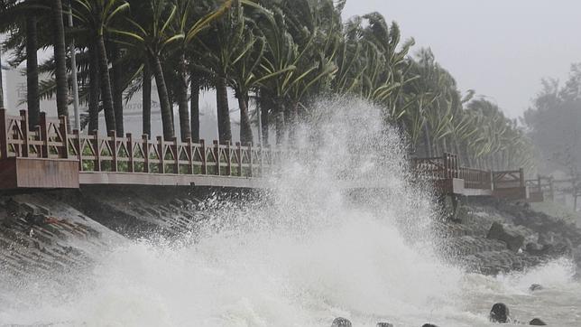 Ya son ocho los muertos tras la llegada del tifón Haiyan a China