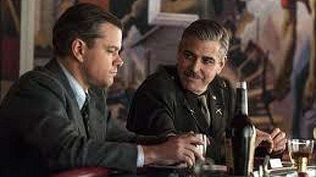 Matt Damon y George Clooney en la película