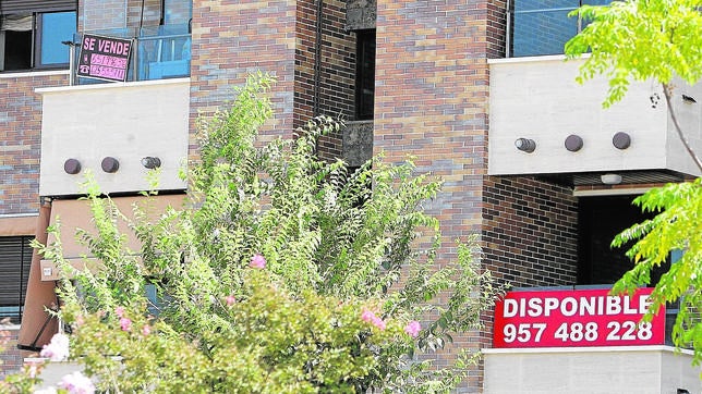 La compraventa de viviendas modera su caída hasta el 8,6% en septiembre