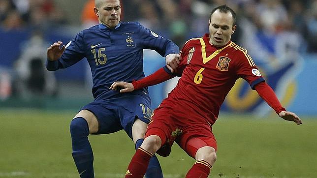 ¿Vestirá España completamente de rojo en el Mundial de Brasil?