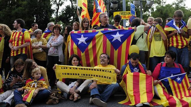 Manifestación en Aragón en contra de la imposición del catalán y del nacionalismo