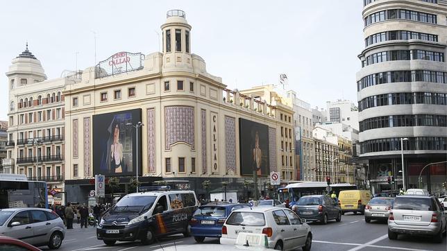 Las pantallas digitales de leds que se han instalado ya en las fachadas del cine Callao se extenderán a otros edificios