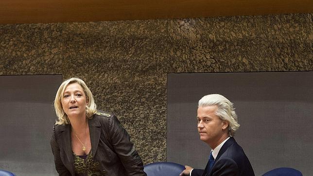 Le Pen y Wilders anuncian en La Haya un «frente euroescéptico»