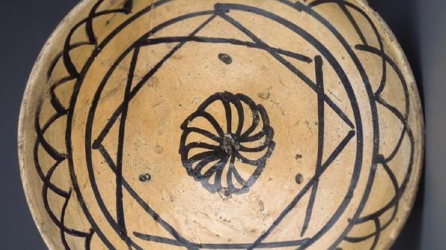 Las raíces orientales de la cerámica y la joyería valenciana