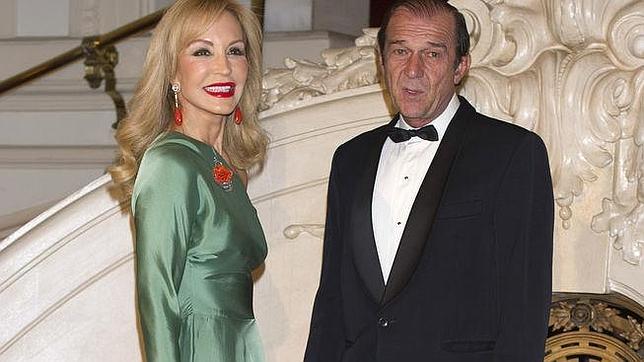 Carmen Lomana presenta a su nuevo novio