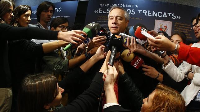 El PSC no se aclara con la consulta