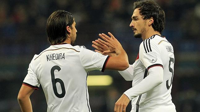 Khedira y Di María desean que el Madrid les mejore su contrato