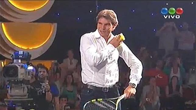 Rafa Nadal se divierte en la televisión argentina