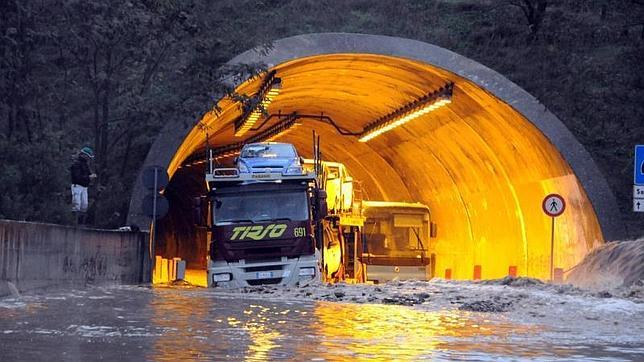 Al menos 16 muertos y 2.700 evacuados por un ciclón en Cerdeña