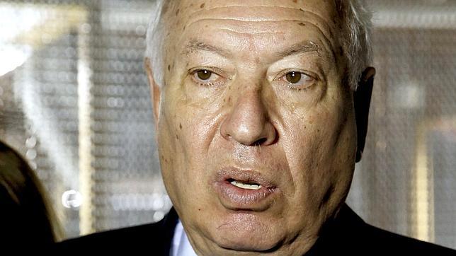 Margallo responde a Londres que España «siempre» cumple con la legalidad