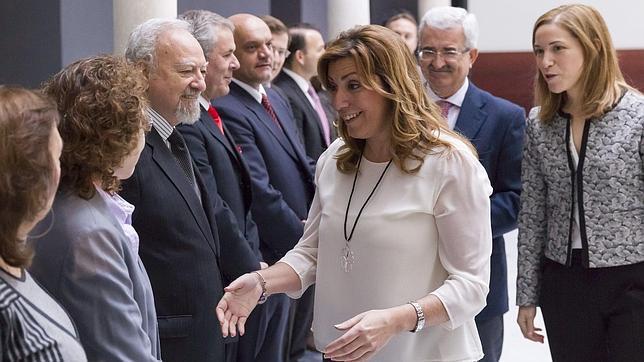 El PP «examina» el patriotismo de Susana Díaz en el Parlamento andaluz