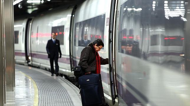 AVE directo Barcelona-París, vuelo a Francia sin coger el avión