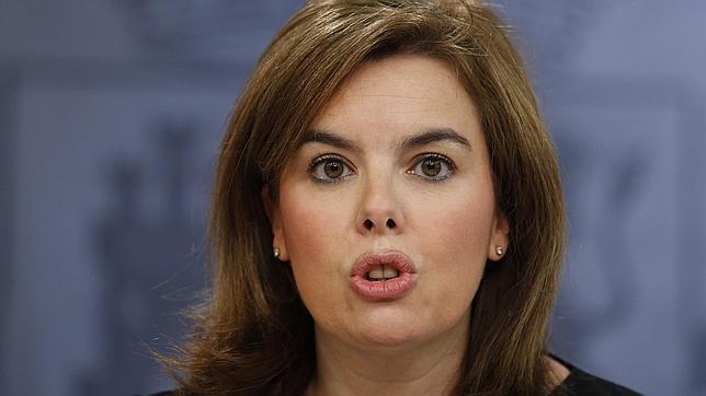 Santamaría aconseja «prudencia» a la oposición al criticar la ley de huelga