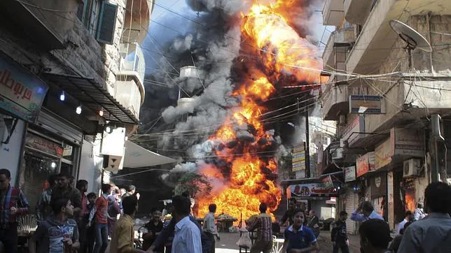 Al menos 40 muertos en Alepo en bombardeos de la aviación del régimen sirio