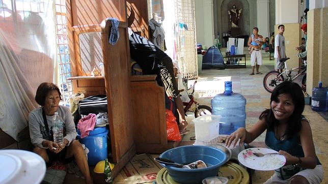 Las iglesias, refugio contra el tifón de Filipinas