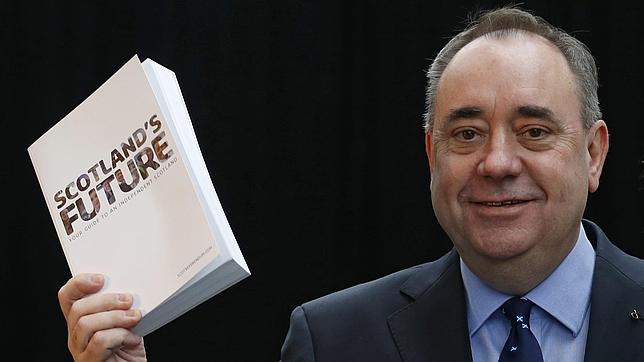 Londres deja a Salmond sin moneda para su Escocia independiente
