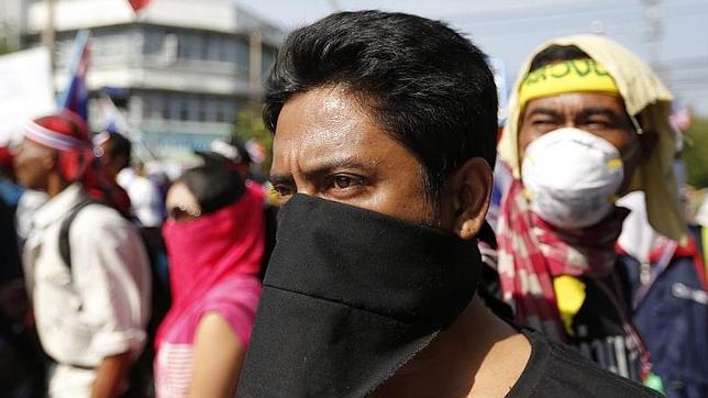 Al menos 55 hospitalizados a consecuencia del gas lacrimógeno en Bangkok