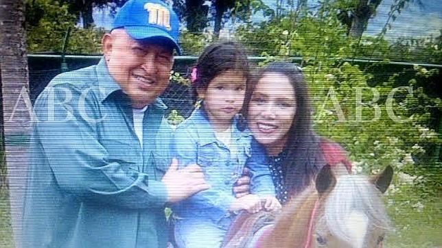Aparece otra posible hija de Hugo Chávez
