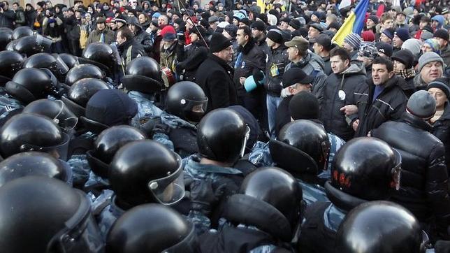 La Rada Suprema vota este martes la moción de censura contra Yanukovich